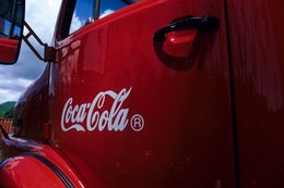 Coca-Cola;-Comoros-Archipelago;-Detail;-Door;-France;-Indian-Ocean;-Kaleidos;-Kaleidos-images;-La-parole-à-limage;-Laurent-Abad;-Logo;-Mayotte;-Stories-Pictures;-Transport;-Truck